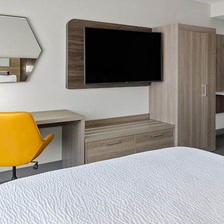 Holiday Inn Express & Suites Waynesboro East 외부 사진