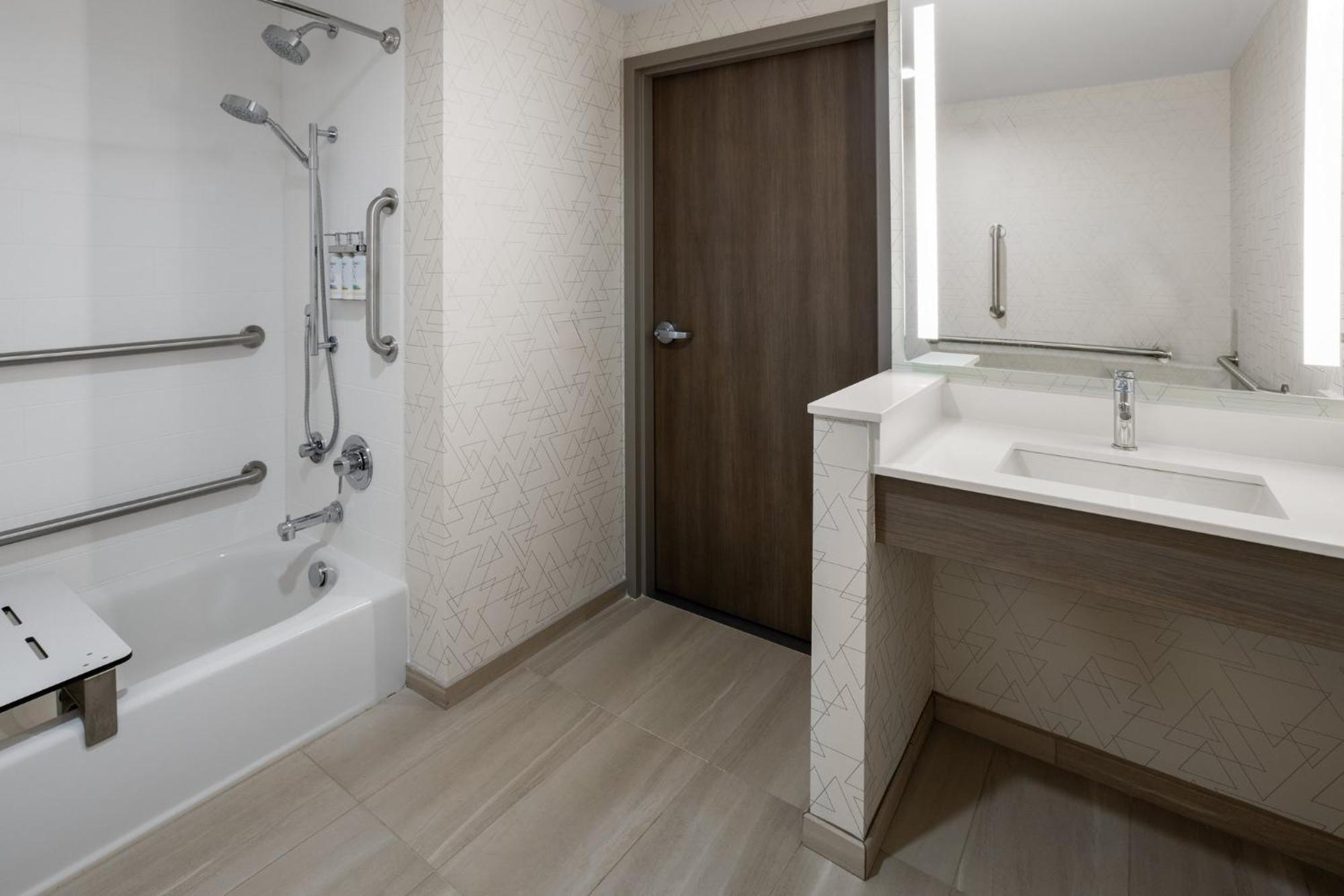 Holiday Inn Express & Suites Waynesboro East 외부 사진