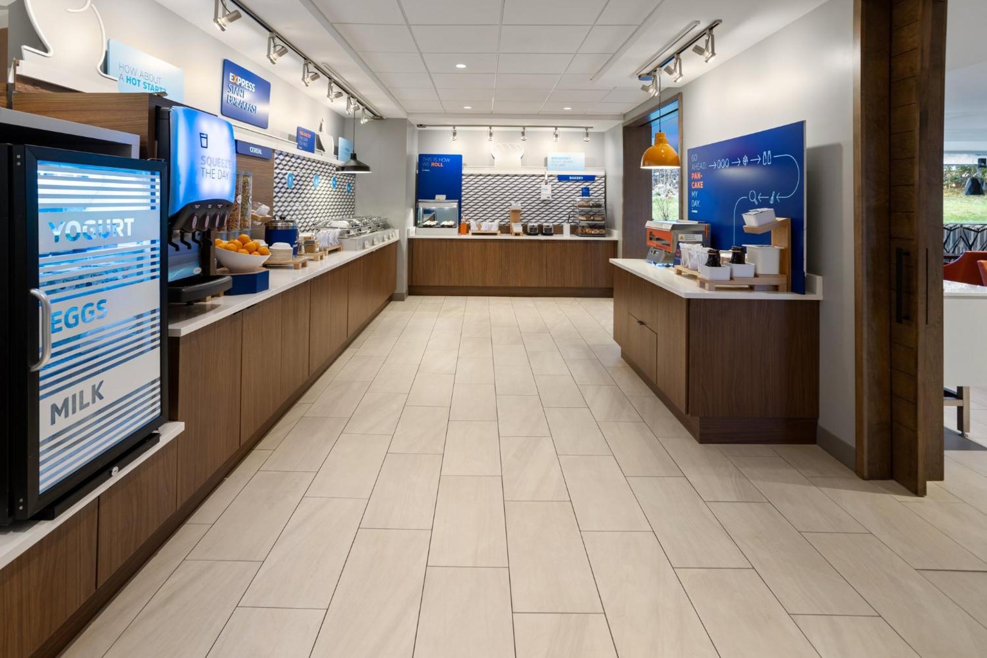 Holiday Inn Express & Suites Waynesboro East 외부 사진