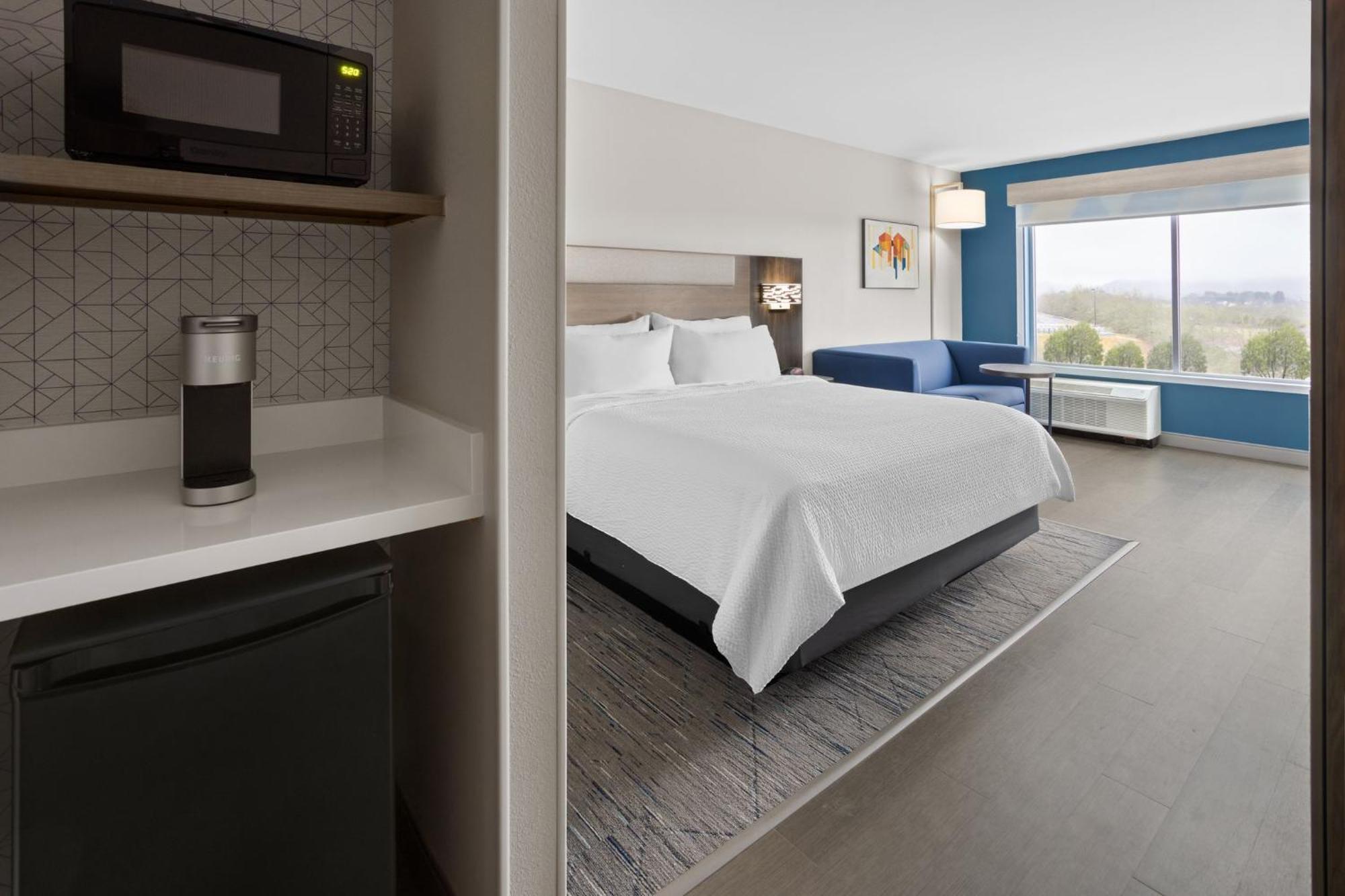 Holiday Inn Express & Suites Waynesboro East 외부 사진
