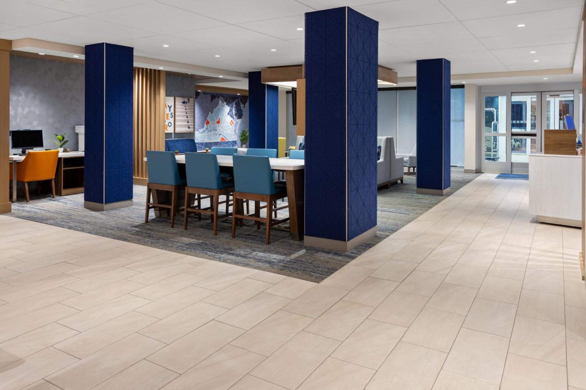 Holiday Inn Express & Suites Waynesboro East 외부 사진